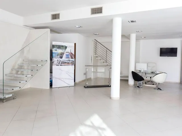 Showroom Steelglass di Cagliari, allestimento espositivo — foto 1