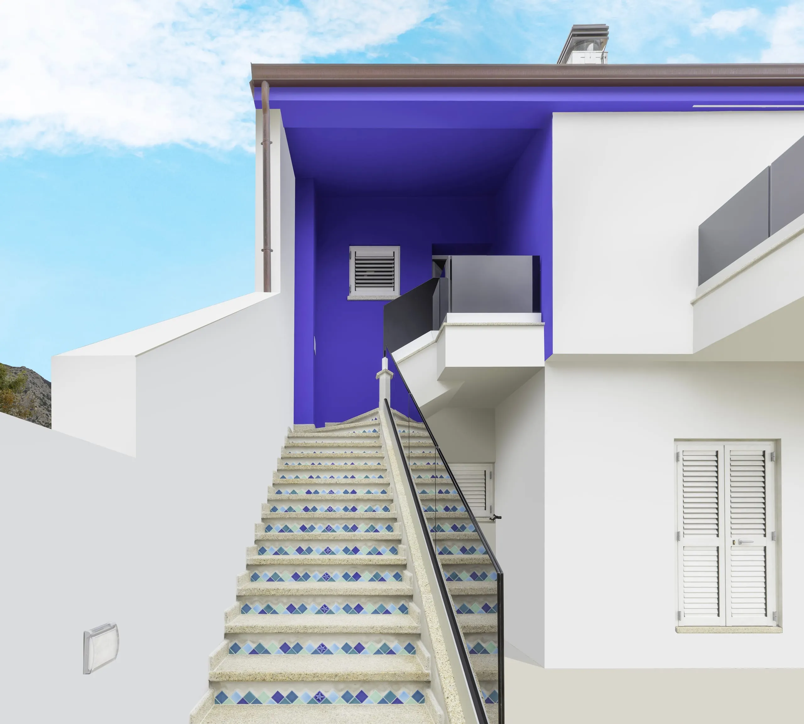 Parapetto in vetro fumé su terrazza fronte mare a Cala Gonone — 2