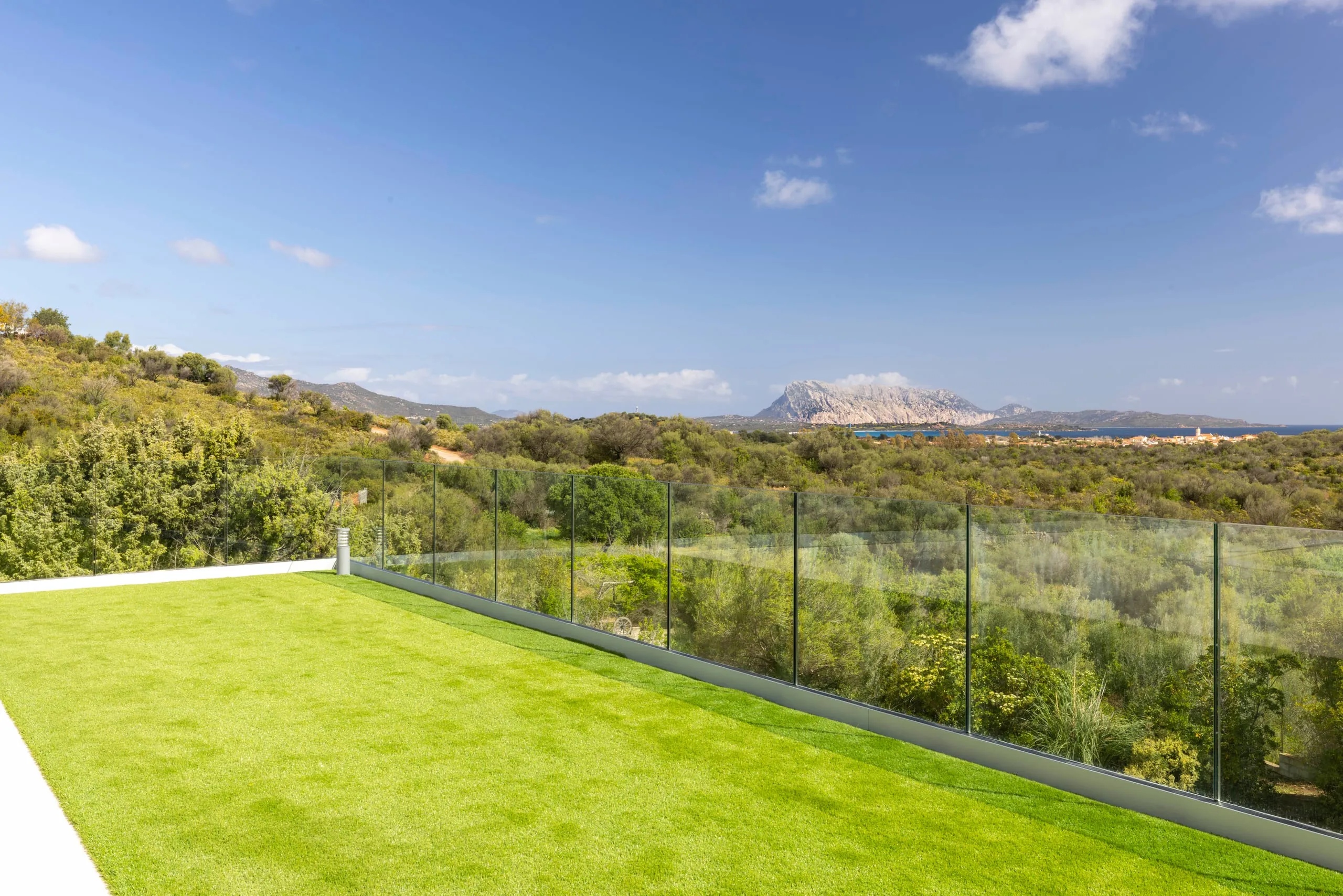 Affaccio sulla piscina con ringhiera inox 316 in Sardegna