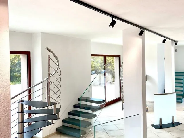 Showroom Steelglass di Olbia, campione scala — foto 7