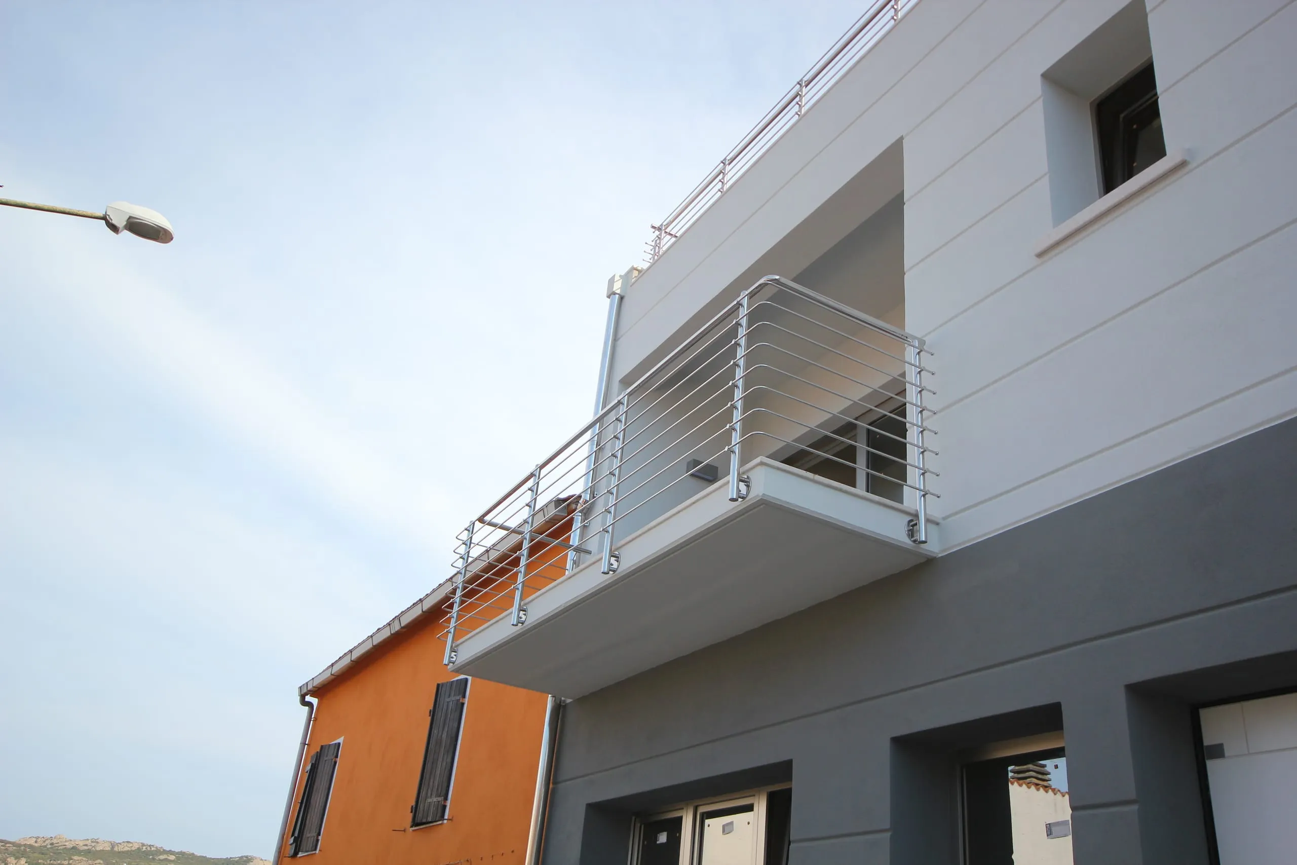 Affaccio sul terrazzo con ringhiera inox 316 a Cannigione (Arzachena SS)