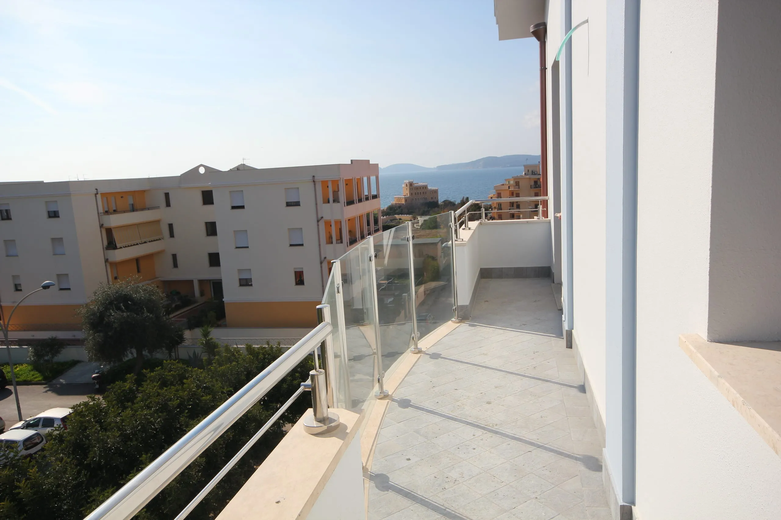 Prospetto frontale del parapetto inox e vetro ad Alghero
