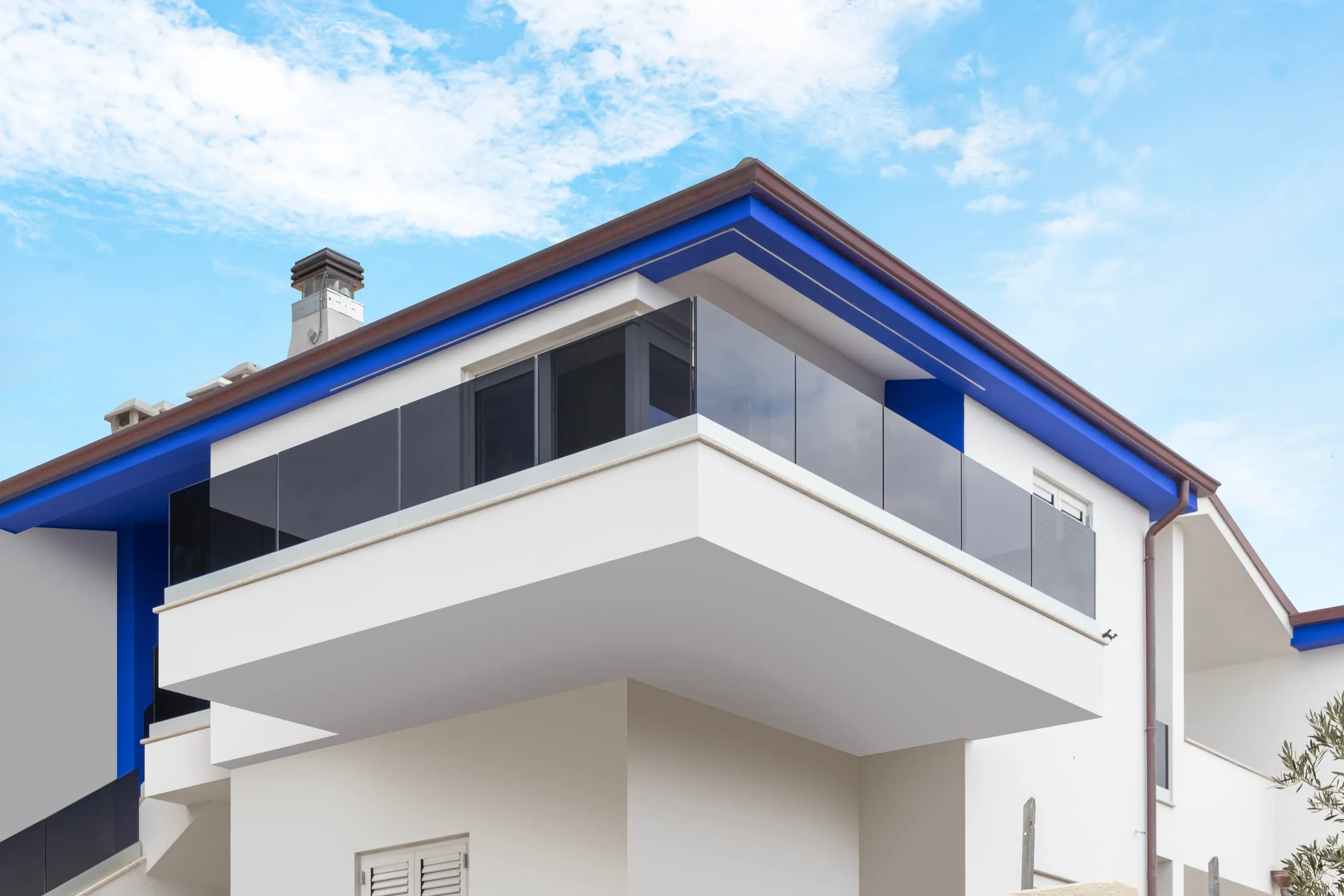Parapetto in vetro fumé su terrazza fronte mare a Cala Gonone — 9