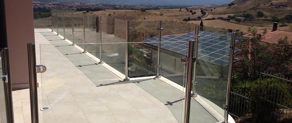 Progettazione e Installazione Ringhiera in Acciaio Inox per Terrazzino  Esterno - Cre System s.r.l.